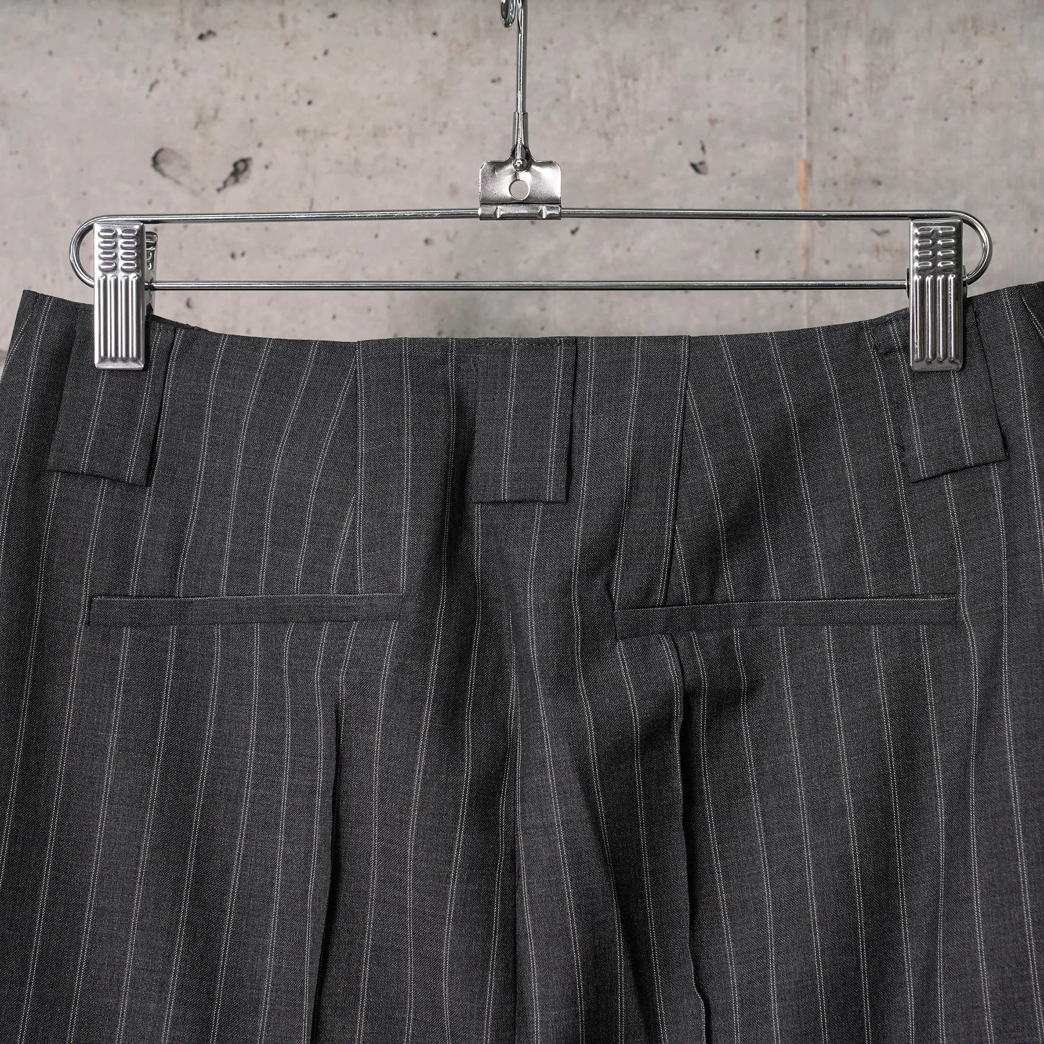 TAILORED SKIRT PANT / GREY